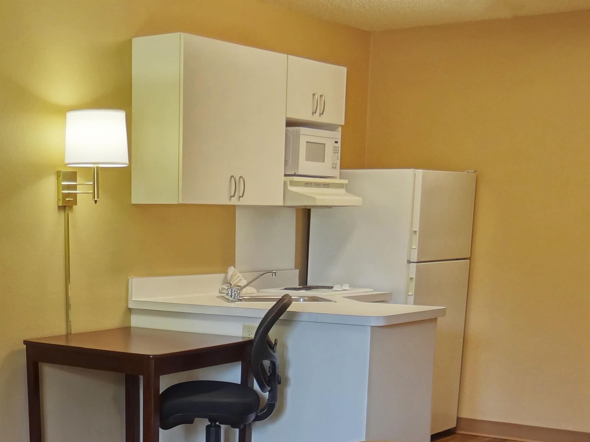 Extended Stay America Select Suites - Roanoke - Airport Exterior photo