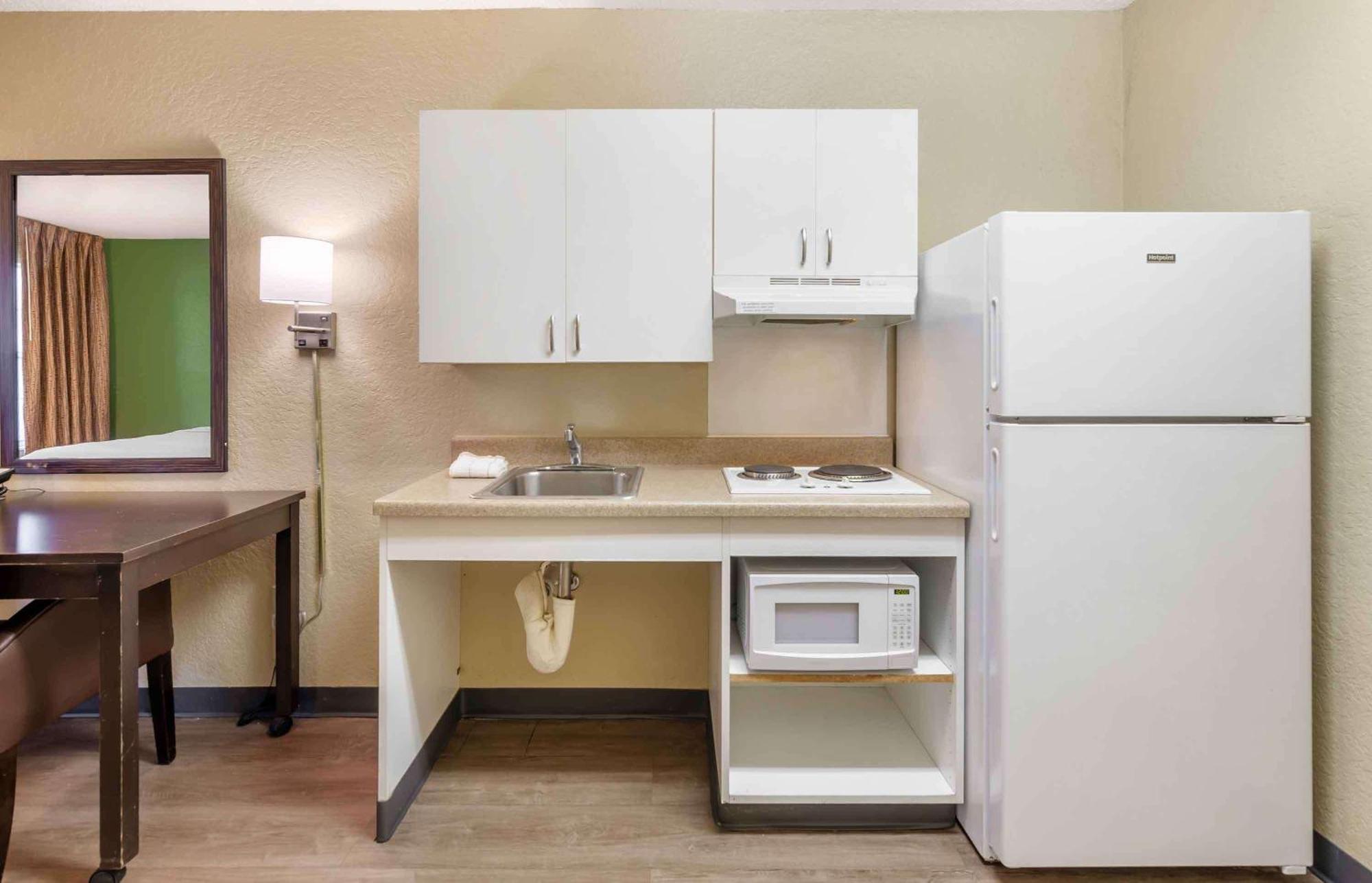 Extended Stay America Select Suites - Roanoke - Airport Exterior photo